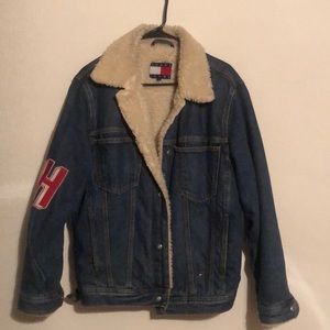 Vintage Tommy Hilfiger 90’s denim jacket.